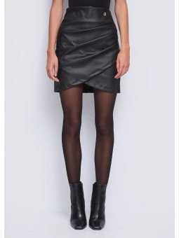 Minifalda de piel sintética negra