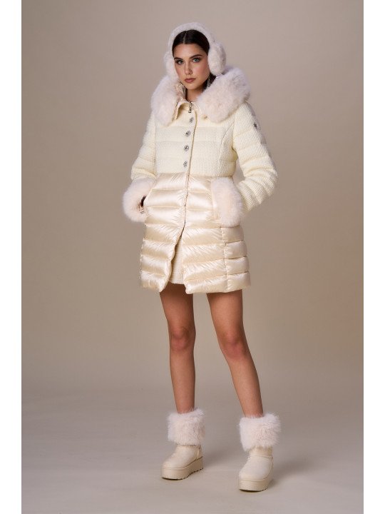 Abrigo largo de plumas