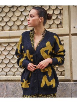 Chaqueta punto con letras