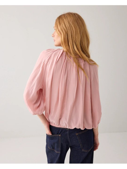 Camisa con escote plisado