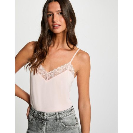 Top con encaje