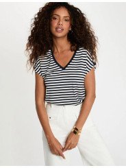 Camiseta de rayas con cuello V