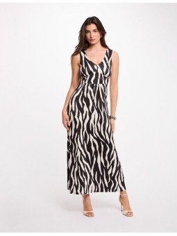 Vestido largo con escote