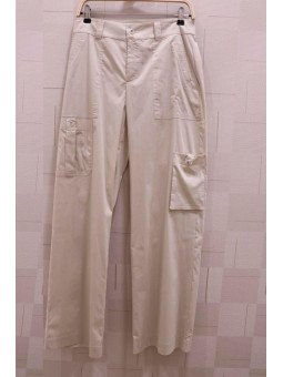 Pantalón con bolsillos tejido técnico