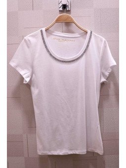 Camiseta blanca con strass