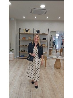 Vestido de lunares negros